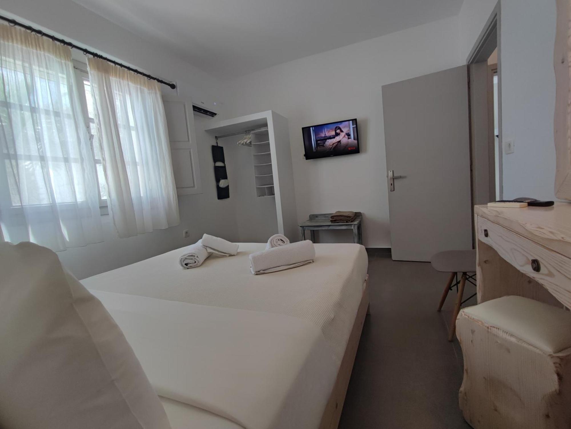 The Cliff Reflections - Adults Only Apartment Megalochori  Luaran gambar