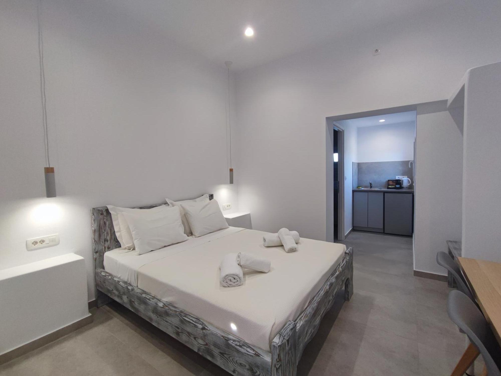 The Cliff Reflections - Adults Only Apartment Megalochori  Bilik gambar