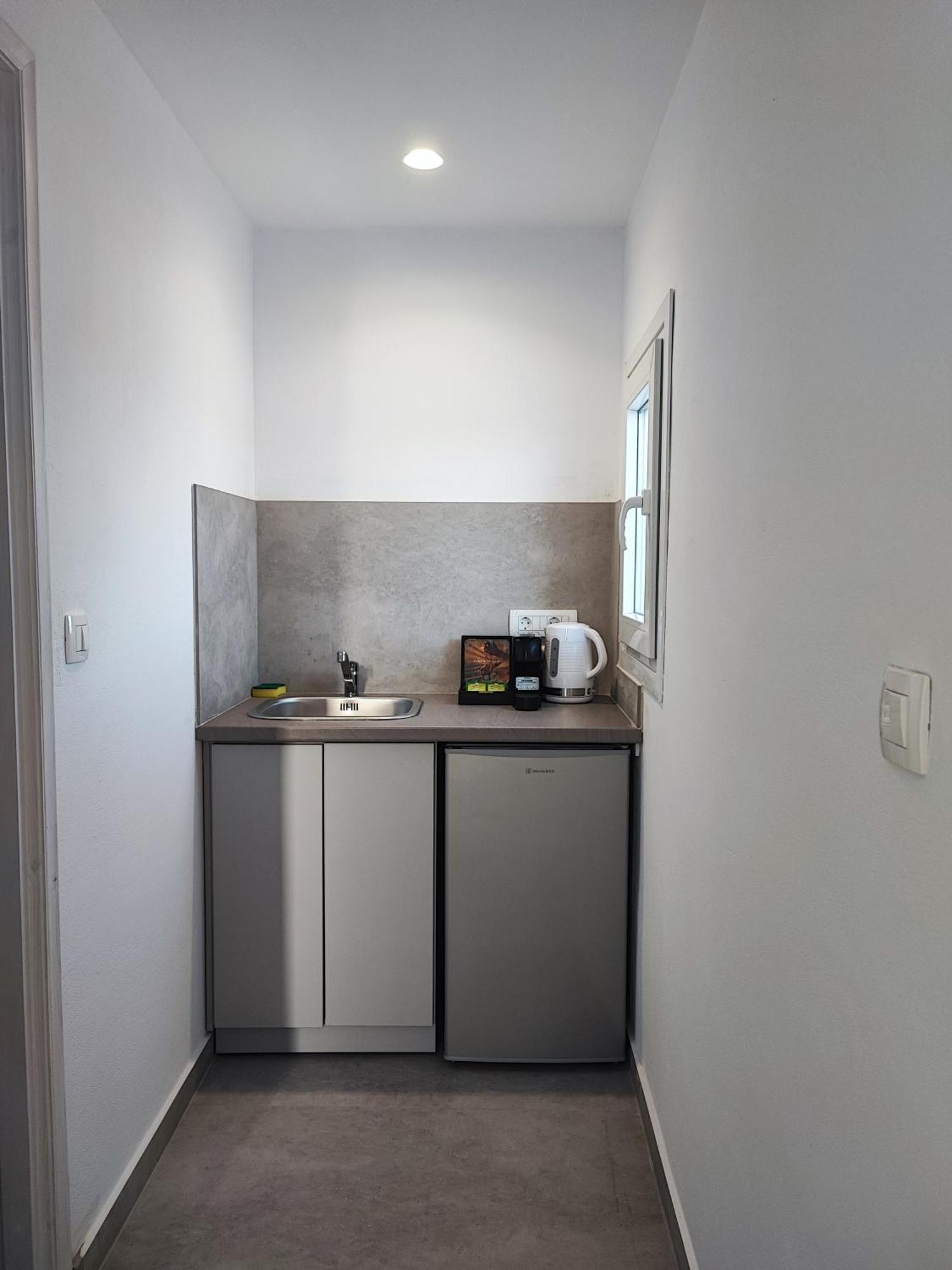 The Cliff Reflections - Adults Only Apartment Megalochori  Bilik gambar